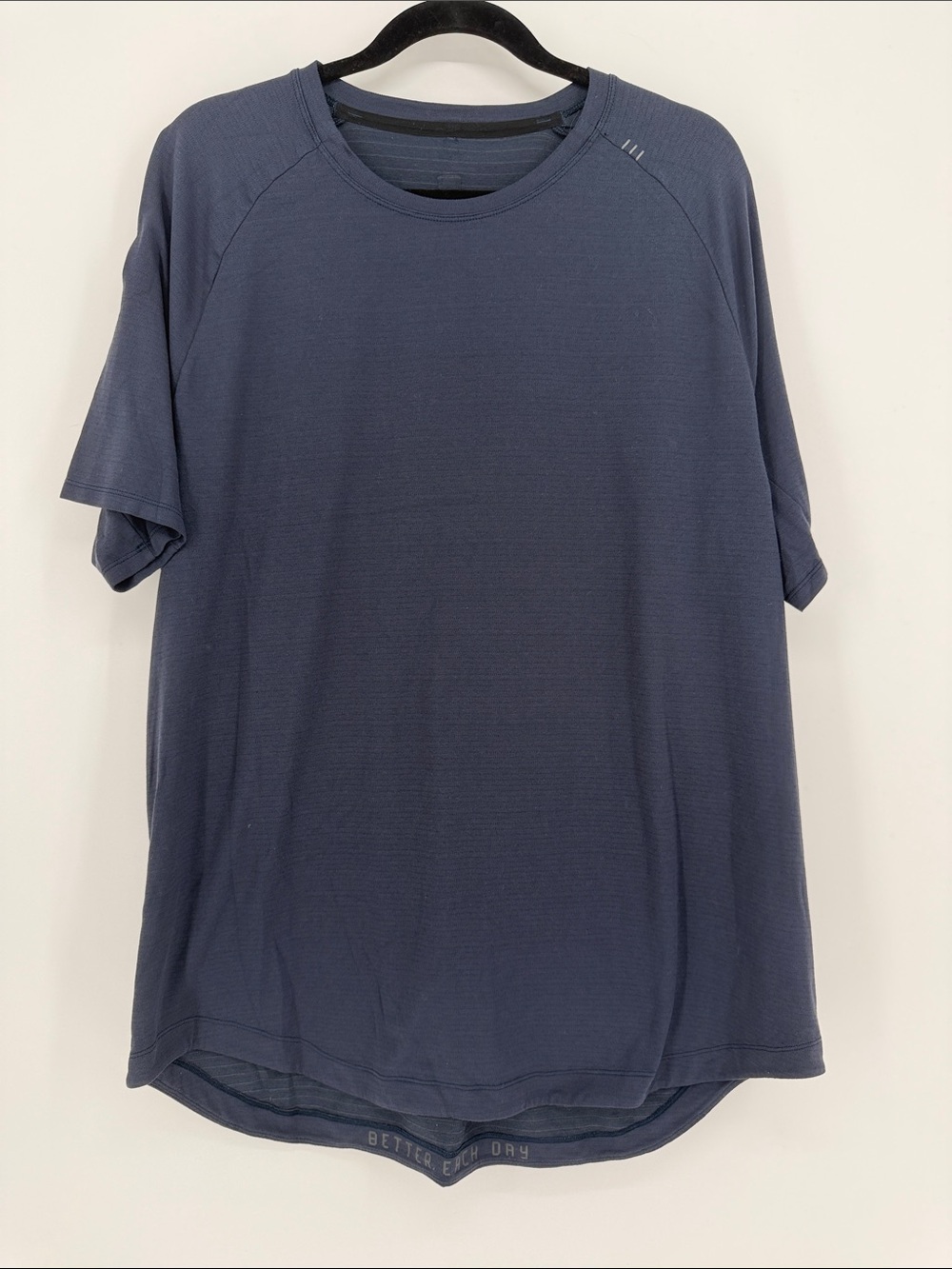 Lululemon Men’s XL Navy Blue Short Sleeve Performance Athletic Shirt